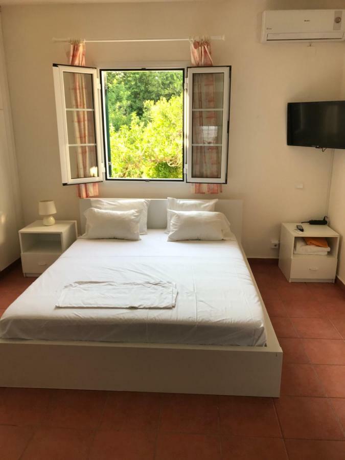 Inglessata Rose Aparthotel Svoronata Exterior foto